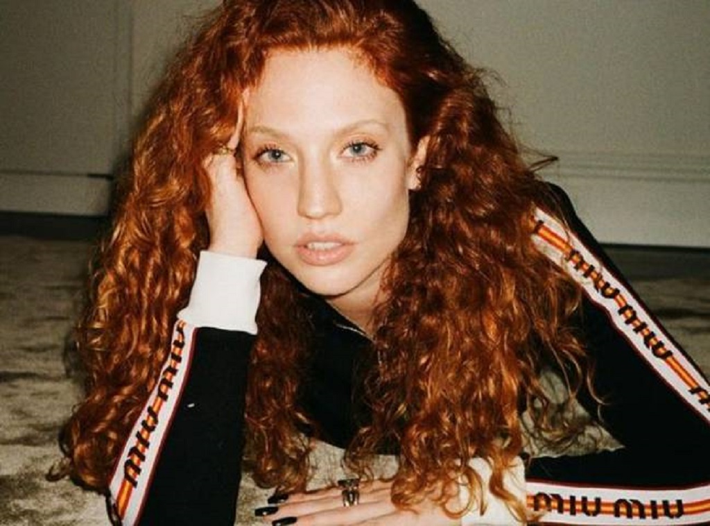 Jess Glynne Lesbian