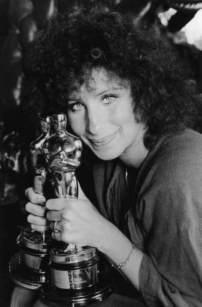barbra-with-her-two-oscars