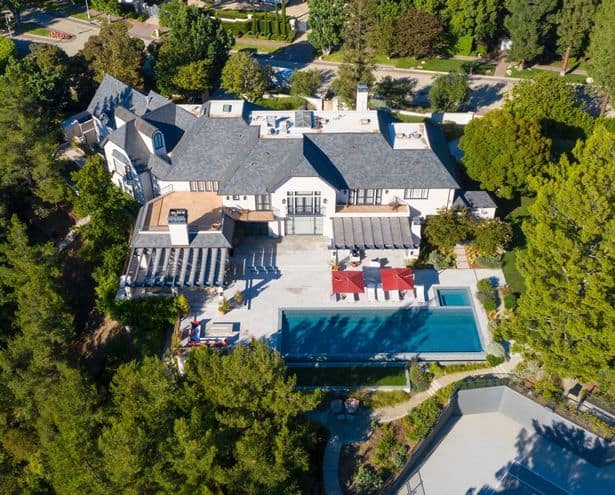 Hailey Baldwin and Justin Bieber's house.