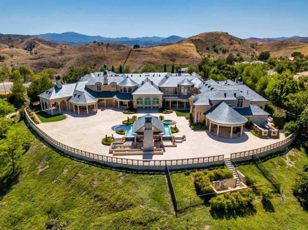 Jeffree Star's house, located in California which is worth $20 million.