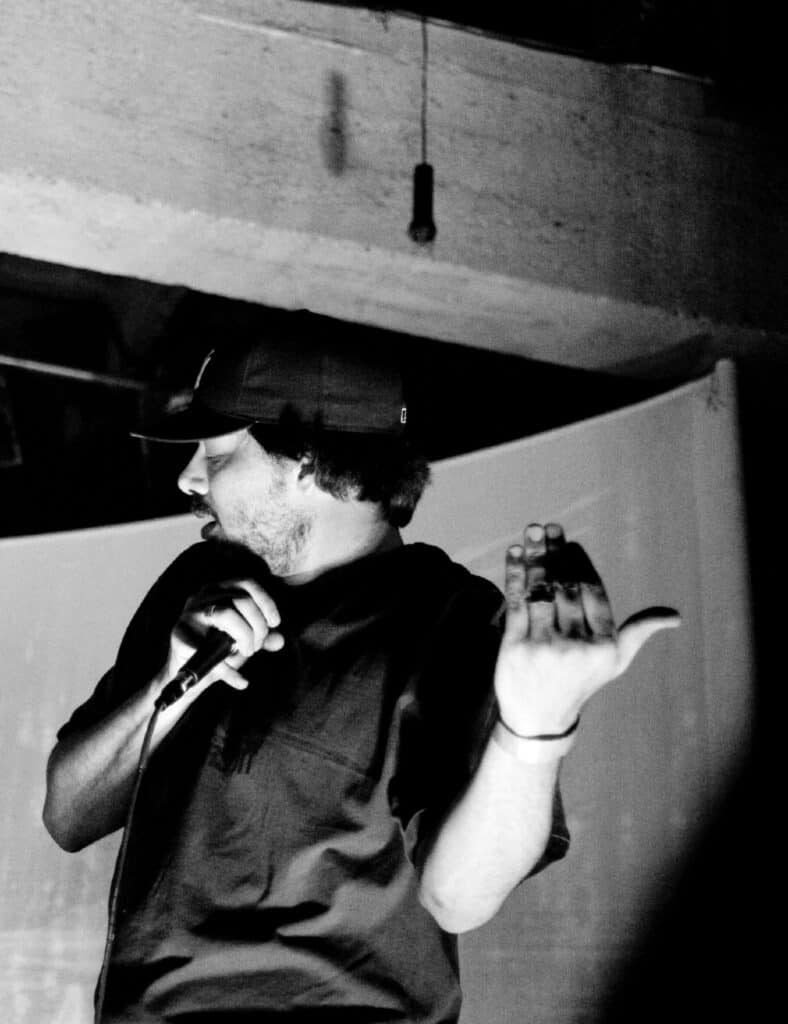 Aesop_Rock_Performing_Mezzanine_San_Francisco_2007