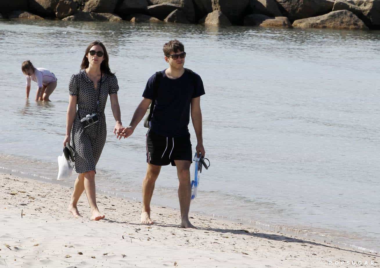 Keira Knightley and husband James Righton strolling in the shores of Corsica while in Honeymoon.