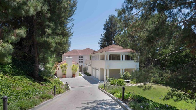 Kristin Davis's beautiful villa, located in Brentwood.