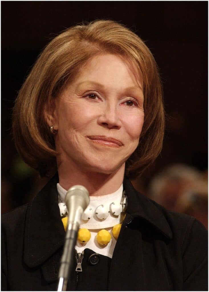 Mary Tyler Moore as a Diabetes Advocate in some conference.