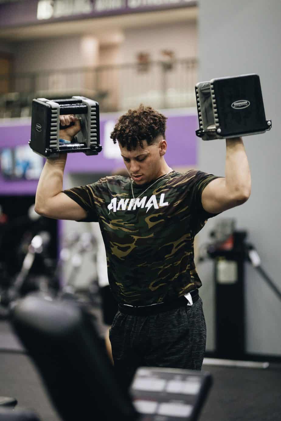 Patrick Mahomes working out (Source: Men's Health)