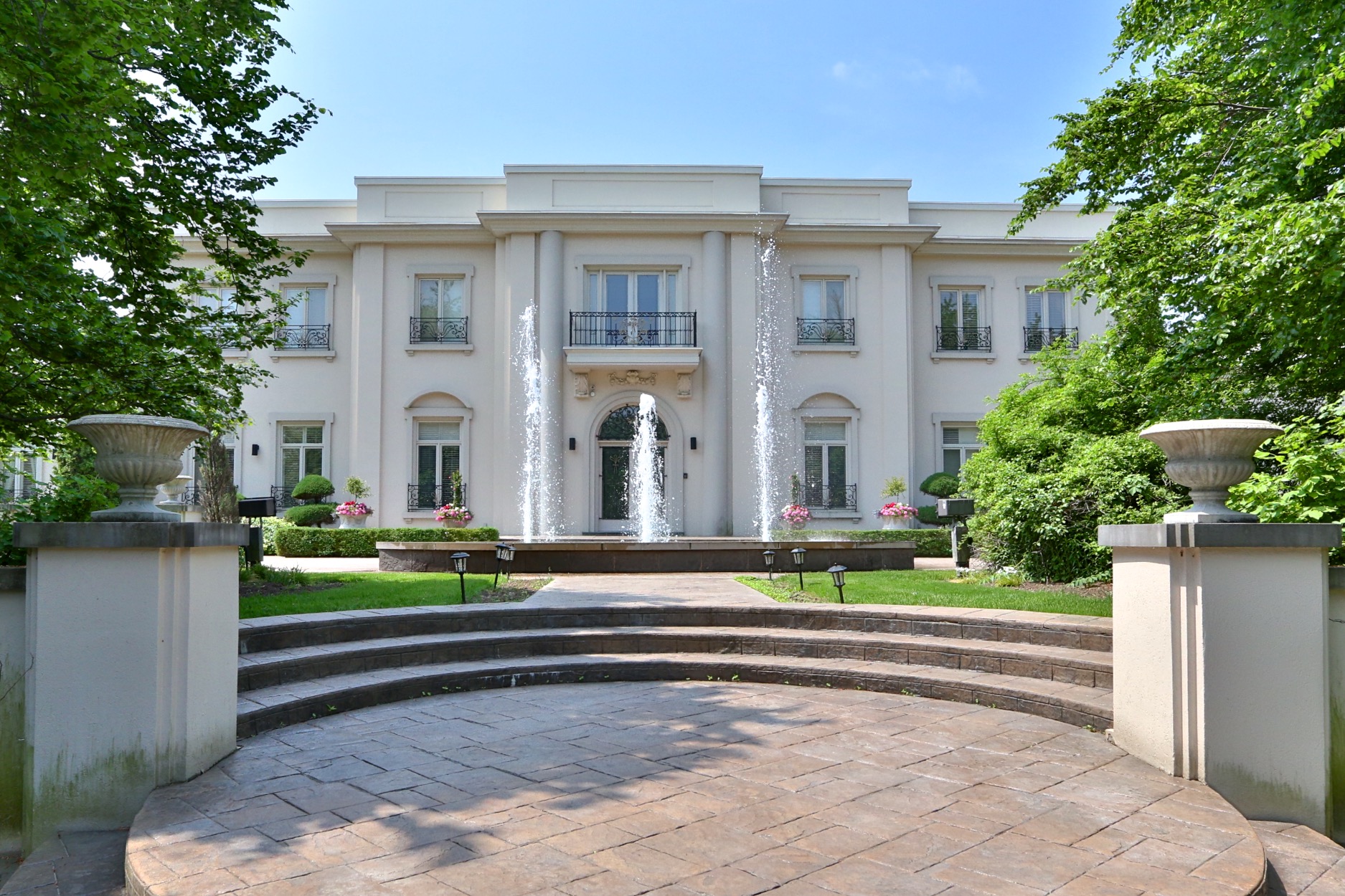 Robert Herjavec's Bridle Path Mansion that he shared with ex-wife