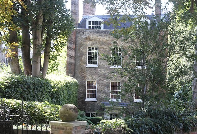 Sam Smith's mansion (Source: DailyMail)