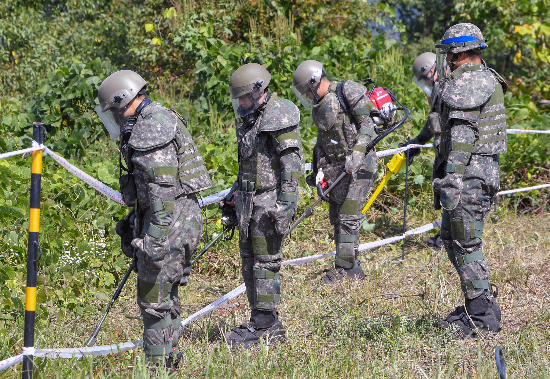 Most Dangerous Jobs in the World- Land-Mine-Removers