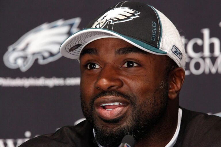 Brian Westbrook Net Worth: Contracts & Lifestyle