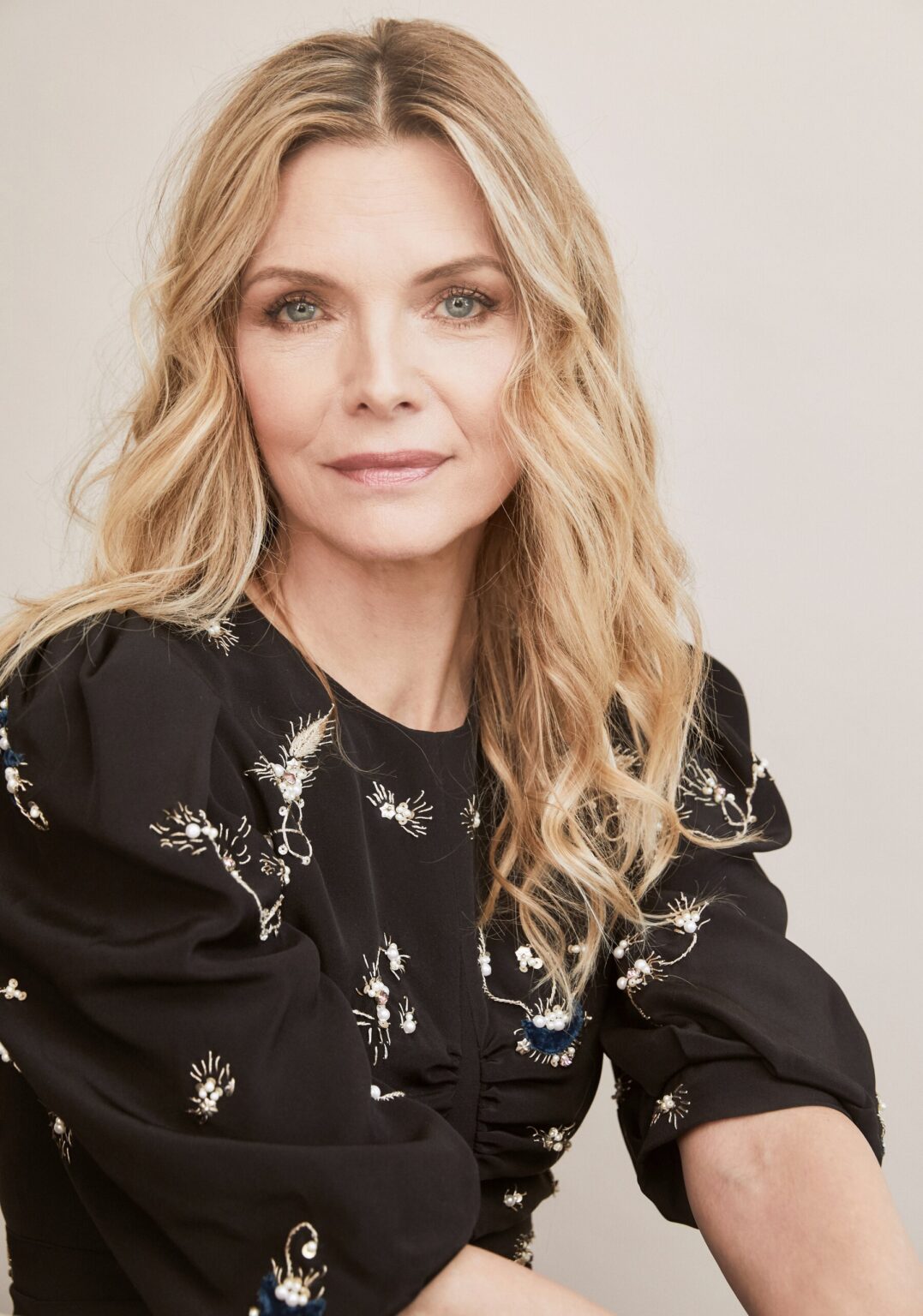 Michelle Pfeiffer Net Worth: Career & Lifestyle [2023 Update]