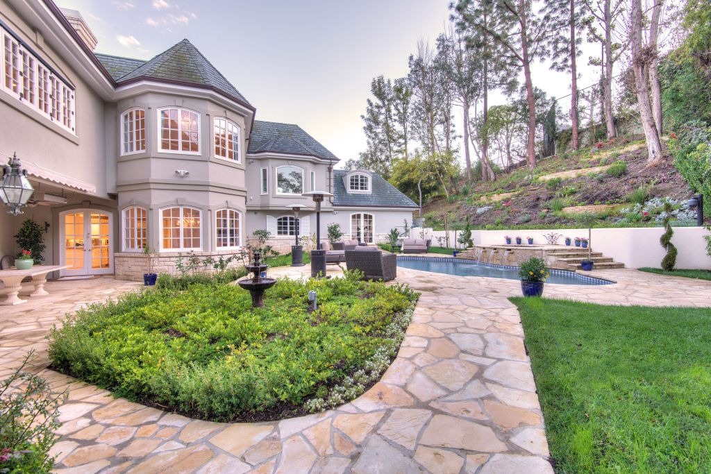 Jackie Chan's Former House in Beverly Hills