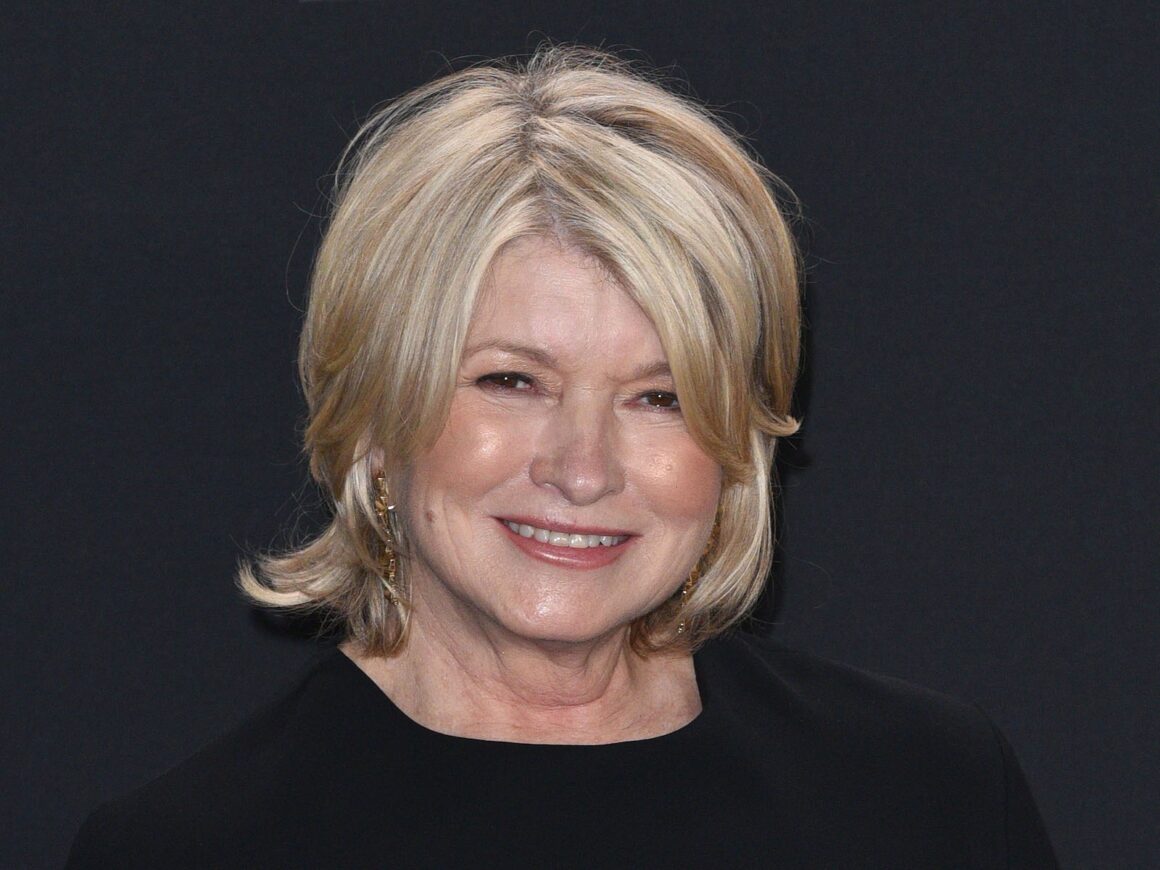 Martha Stewart Net Worth Career Lifestyle 2024 Update   MarthaStewartFeatured 1160x870 