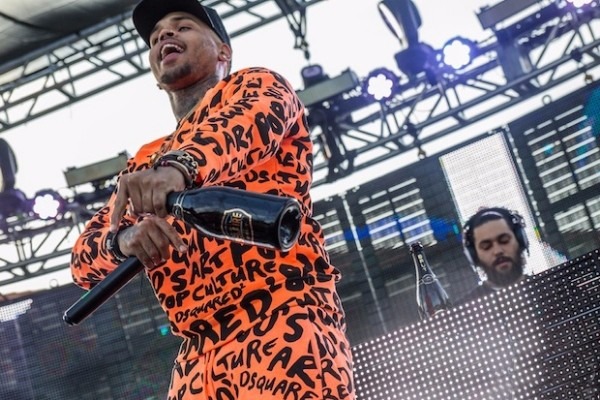 Deorro Net Worth- Chris Brown With Deorro in the Background