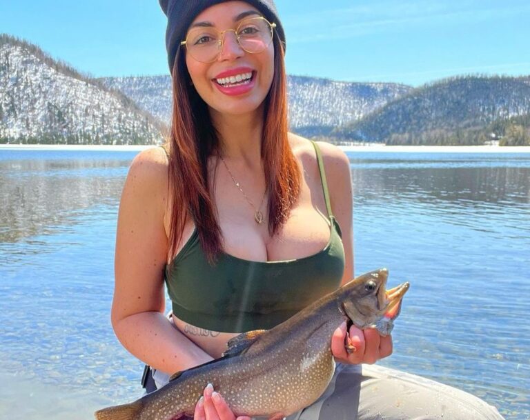 TikTok: Myla Del Rey Ice Fishing Girl Tutorials Age Height