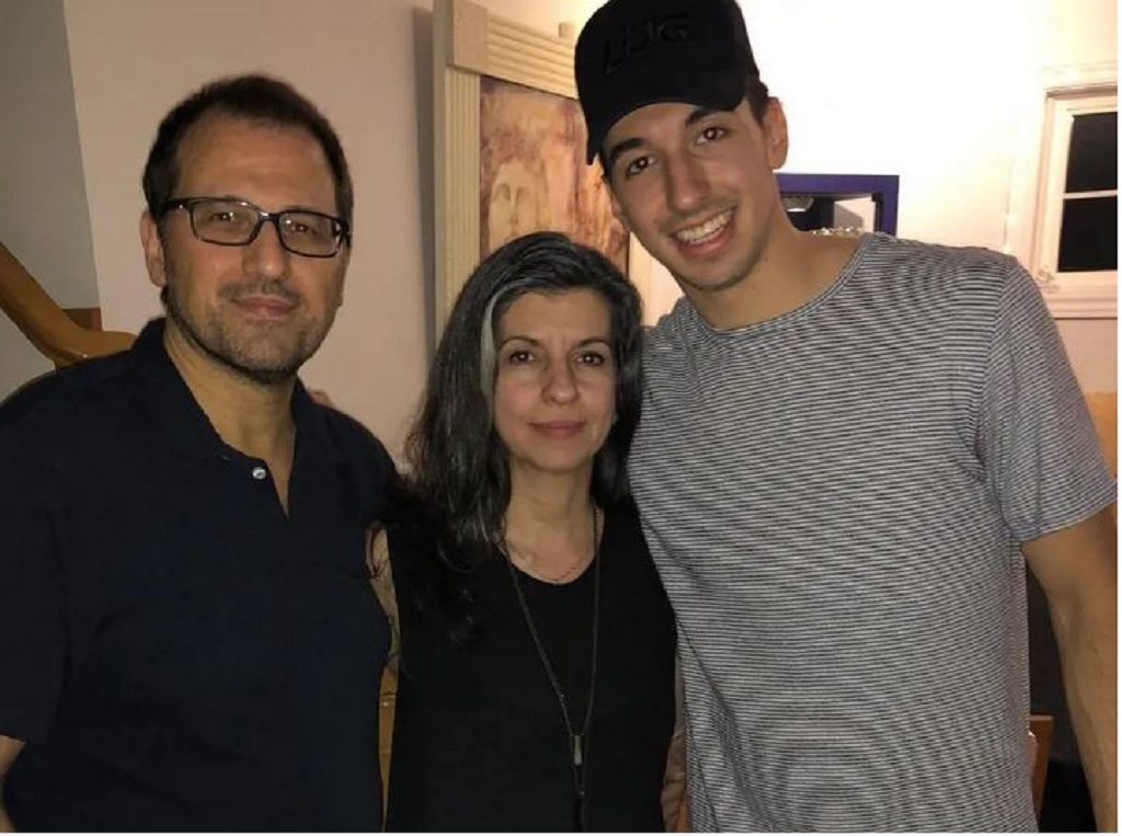 Jordan Kyraou with parents