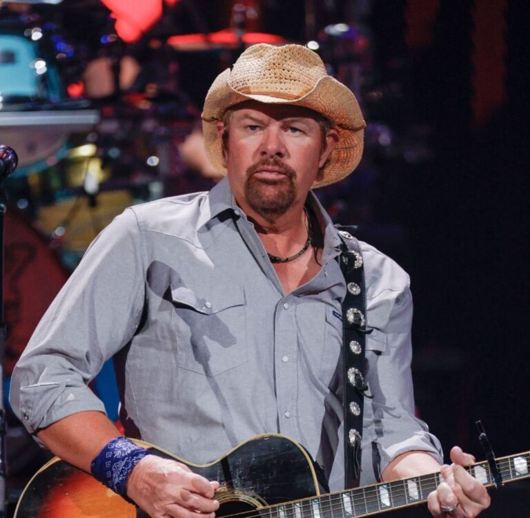Toby Keith Passed Away, Death News Real Or Hoax? Wife Age And Net Worth
