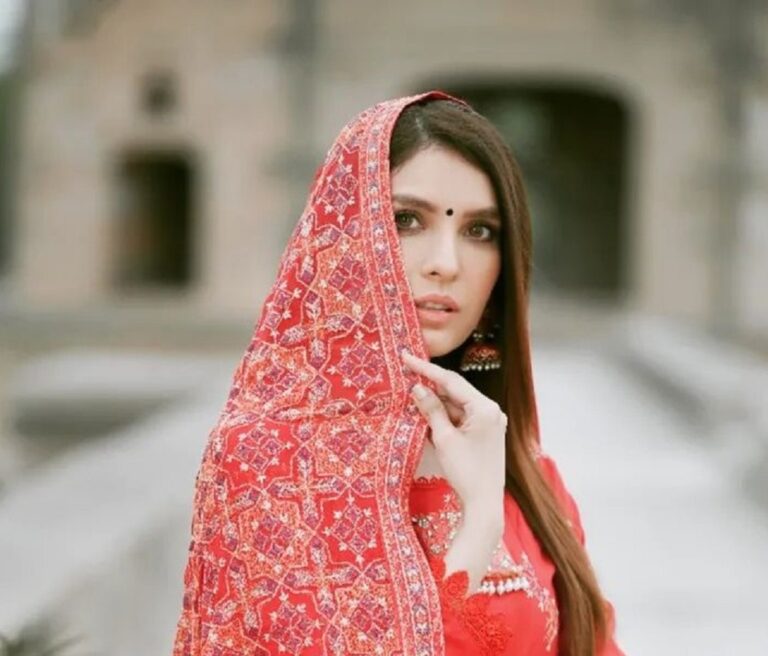 Actress Saeeda Imtiaz Husband Age Height And Instagram Revealed