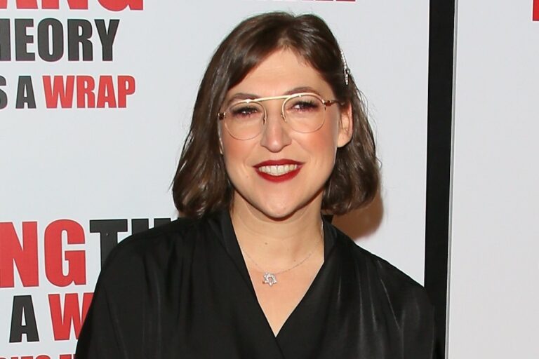 Is Mayim Bialik Leaving Jeopardy – Where Is She Now? Age And Wikipedia Explored