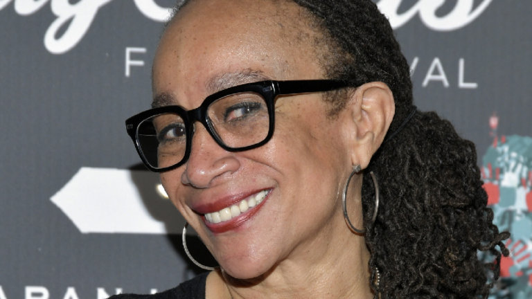 Who Is S Epatha Merkerson Son? Family And Partner Revealed