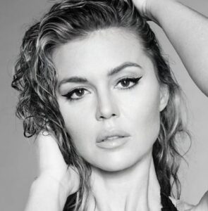 Samantha Lockwood Net Worth - How Rich Is She? Career