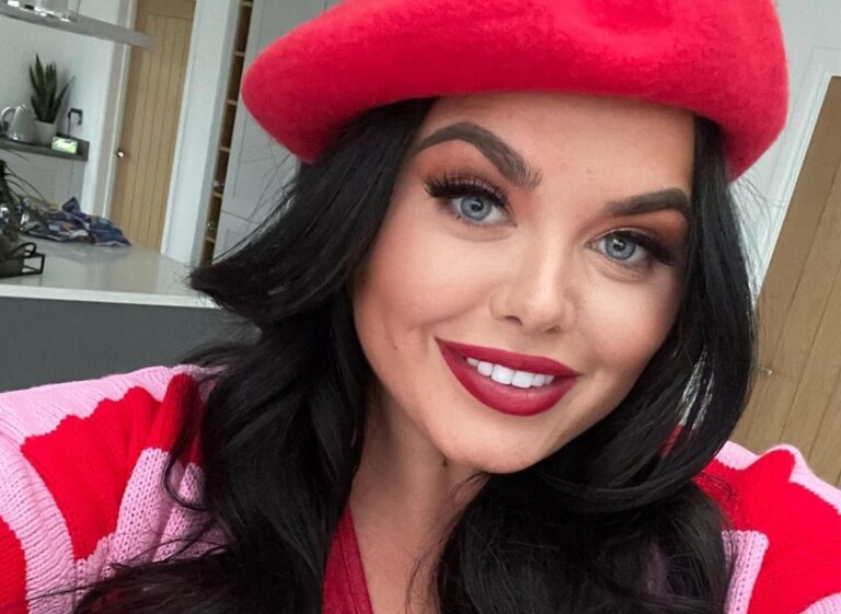 Meet Scarlett Moffatt New Boyfriend: Scott Dobinson Dating Timeline And Age Gap