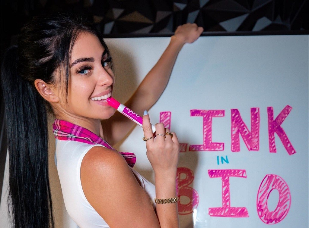 Camila araujo pelada