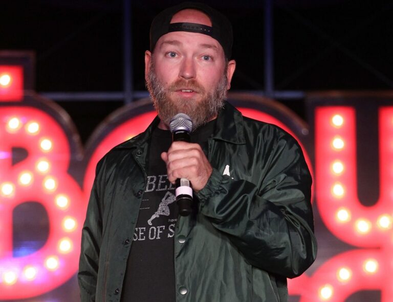 Is Kyle Kinane Gay Or Does He Have Wife? Relationship With  Rachel Olson