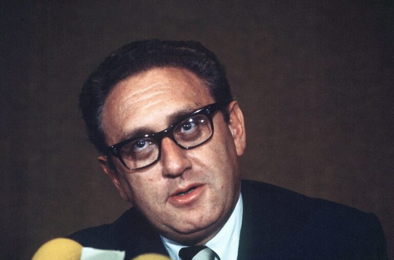 Henry Kissinger Smoking: Was He A Smoker In Real Life? Lung Problem