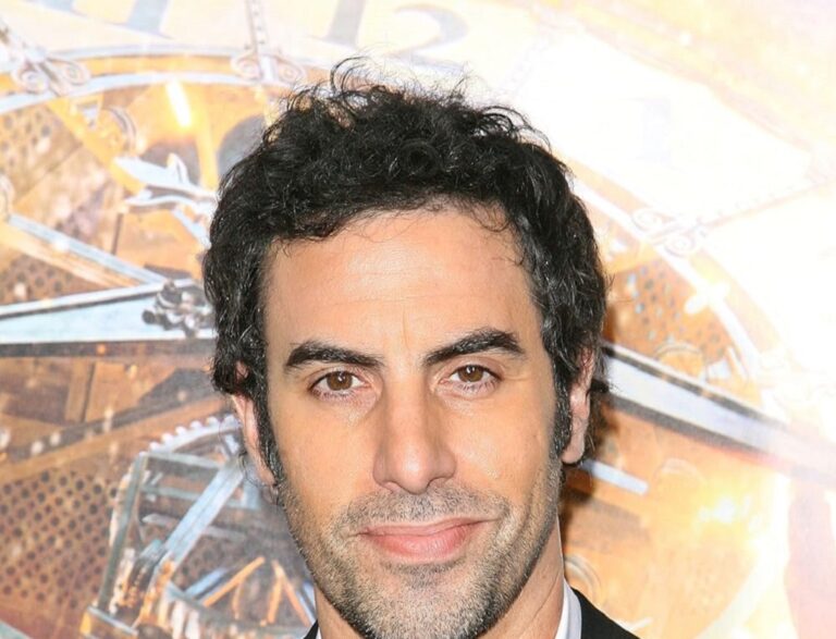 Sacha Baron Cohen Ethnicity And religion: Parents And Siblings