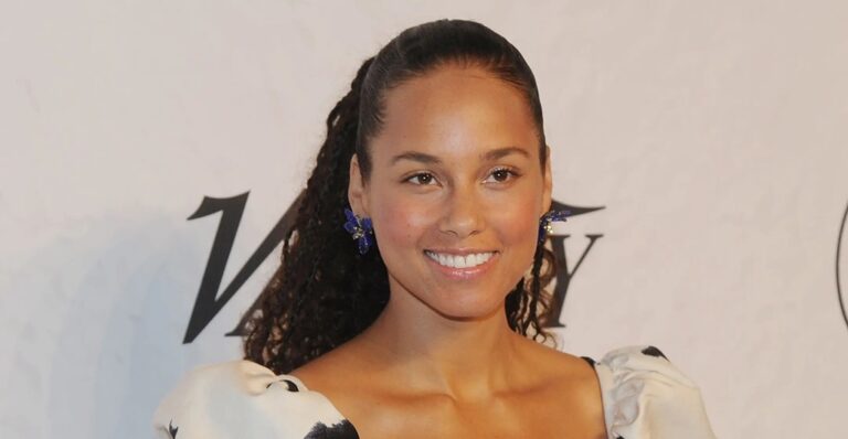 Alicia Keys No Makeup Looks: What Is Wrong With Her face?