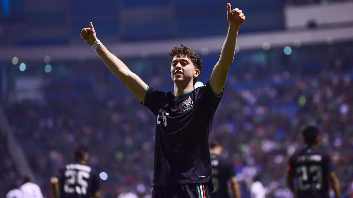 Brian Gutiérrez celebrating with thumbs up while playing for Mexico